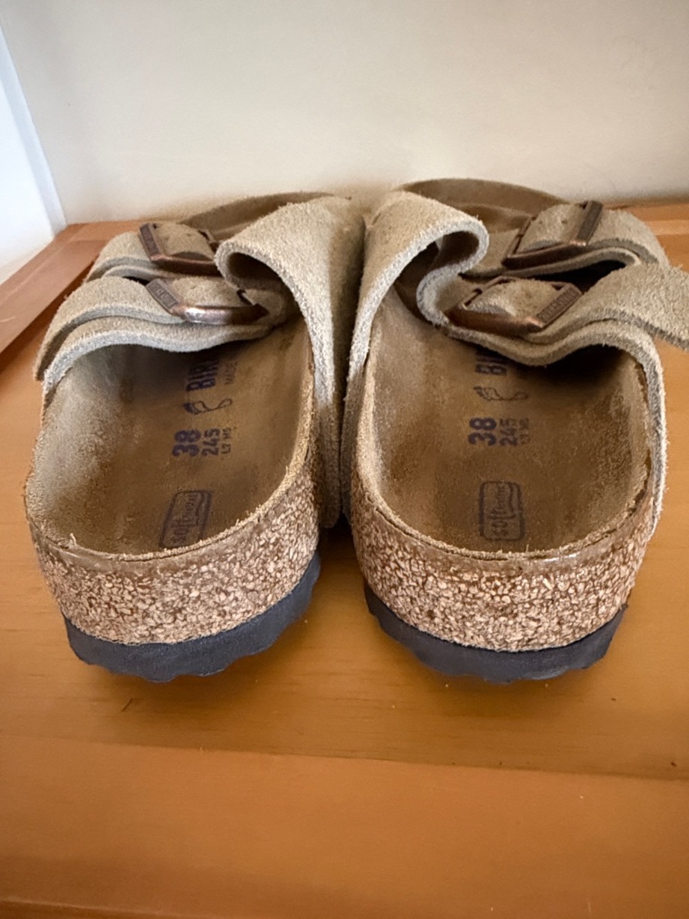 Birkenstock Arizona Suede Soft Footbed Sandals. 38. - Picture 10 of 10